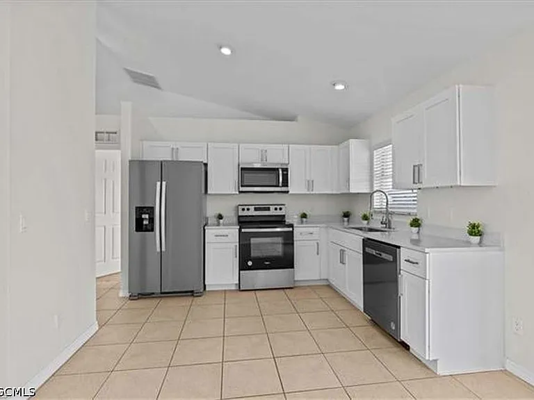 4303 26th St SW — Photo 10