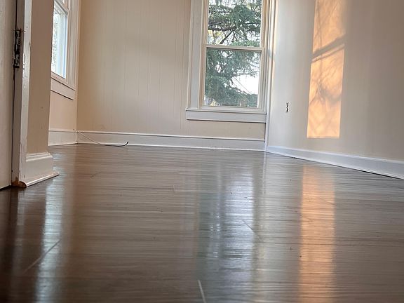 2nd image of 528 E Main St #4