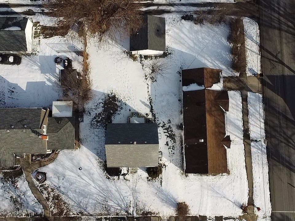2nd image of 16943 Old Elm Dr