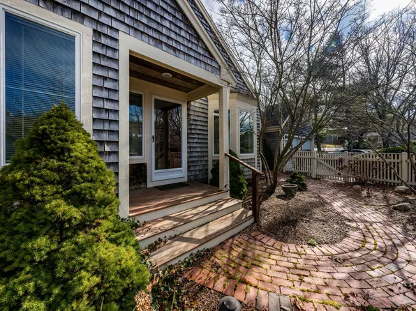 142 Kates Path, Yarmouth Port, MA 02675