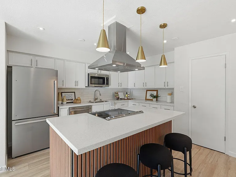 8725 E Coronado Rd — Photo 12