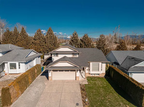 32155 Clinton Ave, Abbotsford, BC V2T 5B5
