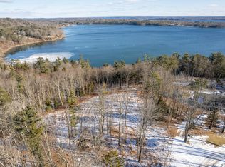 8 Bayview Dr, Cumberland Foreside, ME 04110