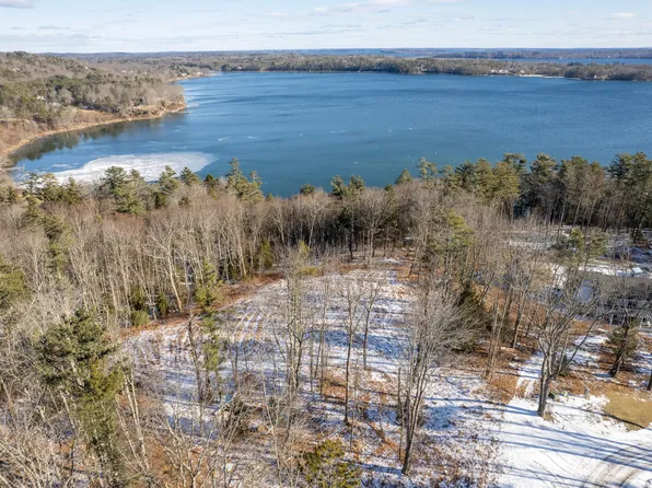 8 Bayview Drive, Cumberland, ME 04110