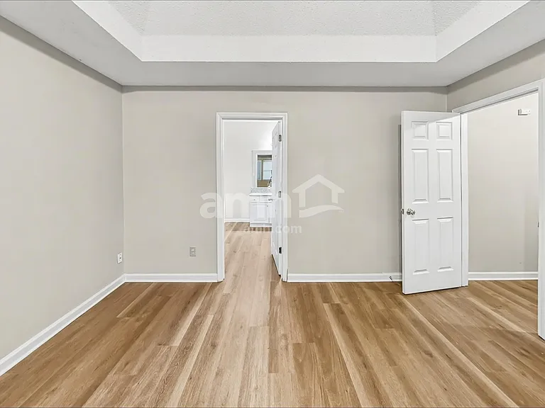 48 Cambridge Ct — Photo 10