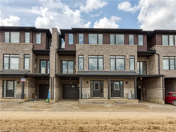 461 Blackburn Dr #120, Brantford, ON N3T 6R9