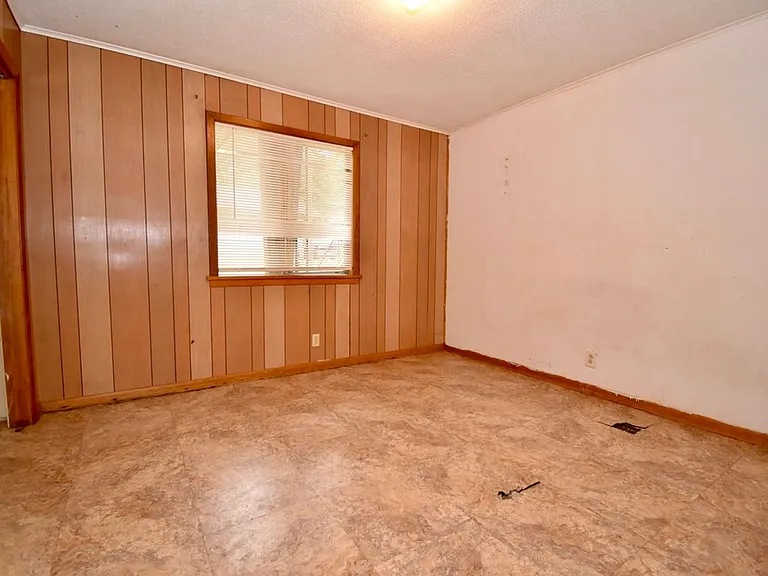 314 W College Ave — Photo 10