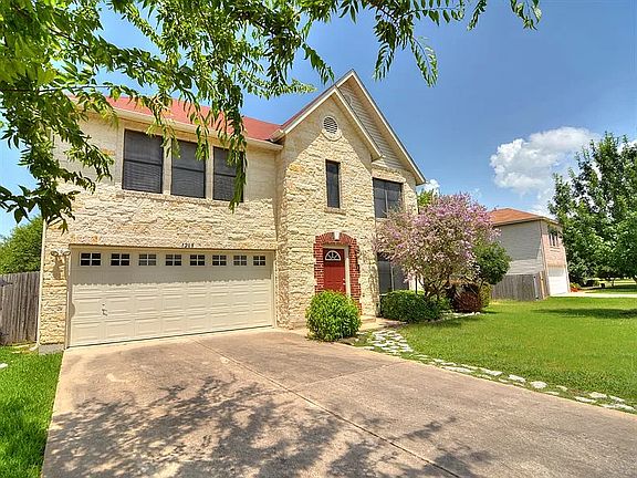 3rd image of 1208 Bradbury Ln
