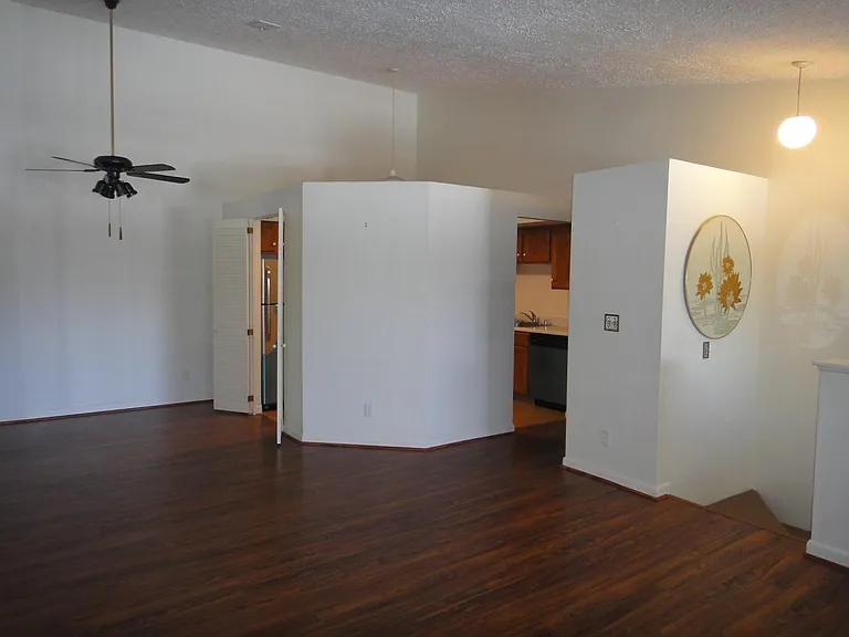 19257 Surrey Ln — Photo 3