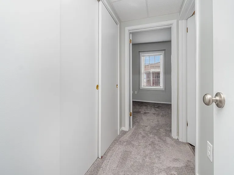17 E High St — Photo 17