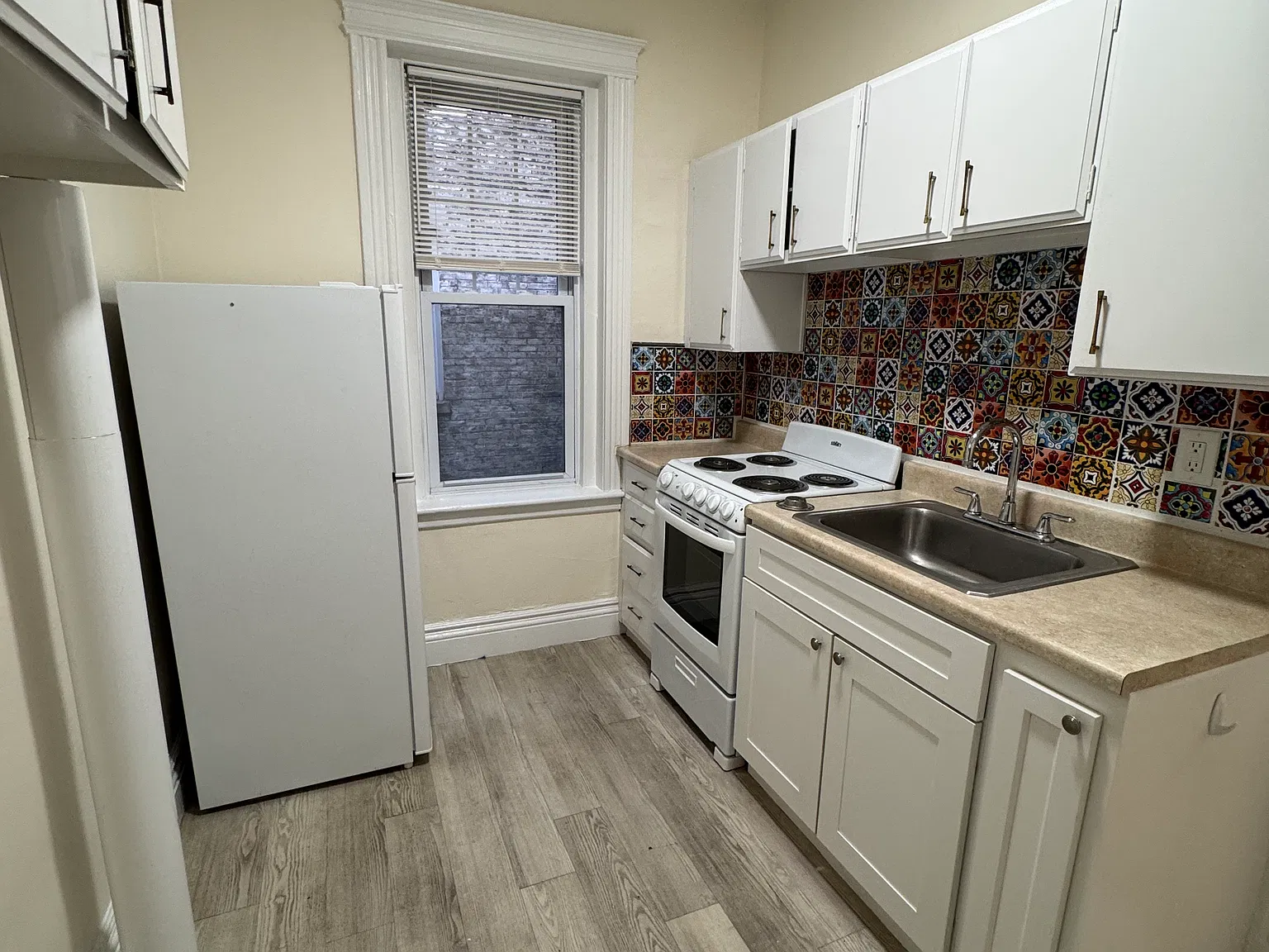 Studio, $2,000 — Photo 3
