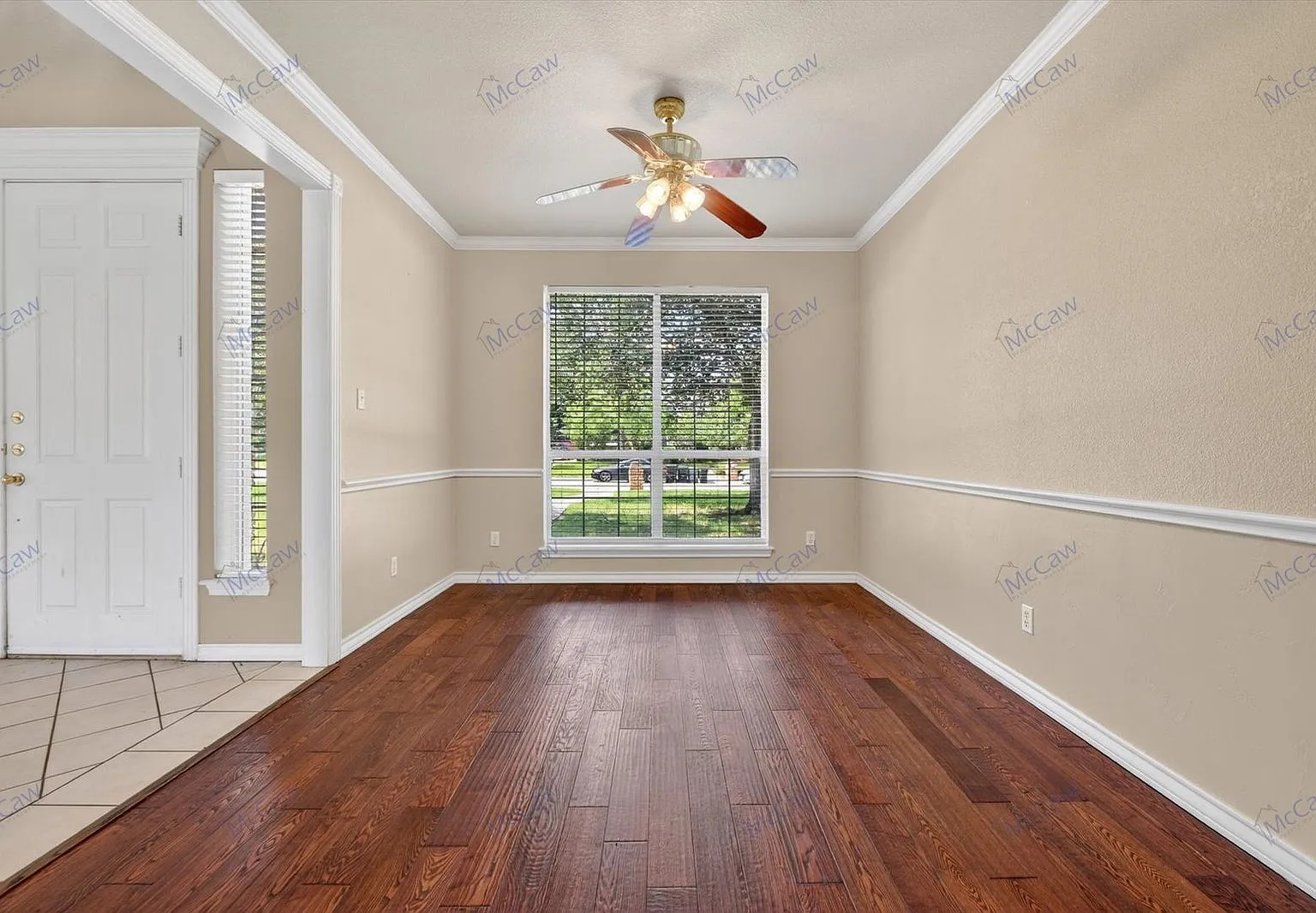 5 bed, 4.0 bath, 3372 sqft, $4,500 — Photo 3