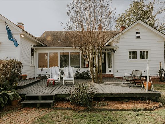 5th image of 215 E Arizona Ave