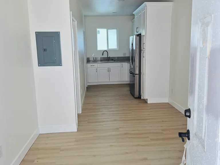 413 S Azusa Ave #B — Photo 3