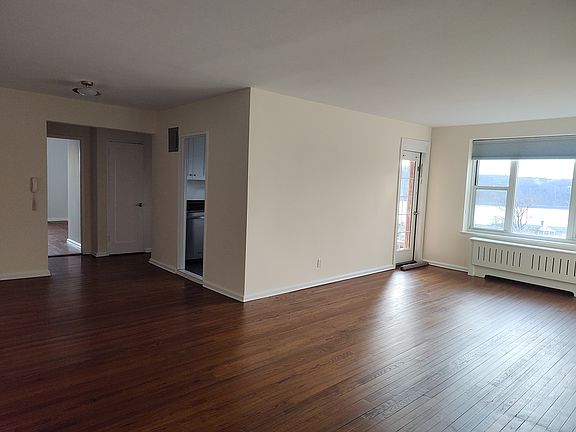3rd image of 565 Broadway APT 4B