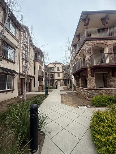 Diamond Creek Condominiums/ Apartments Photo 1