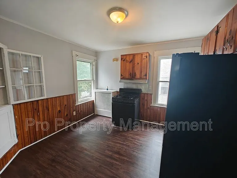 83 Norton St #2 — Photo 3