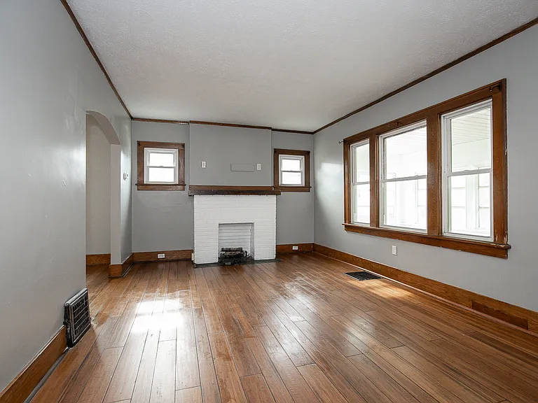 888 Harrison Ave — Photo 4