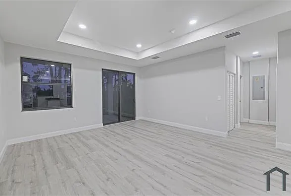 2 bed, 1052 sqft, $1,675 — Photo 3