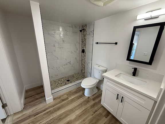 4th image of 2120 Mission Ave Studio 19