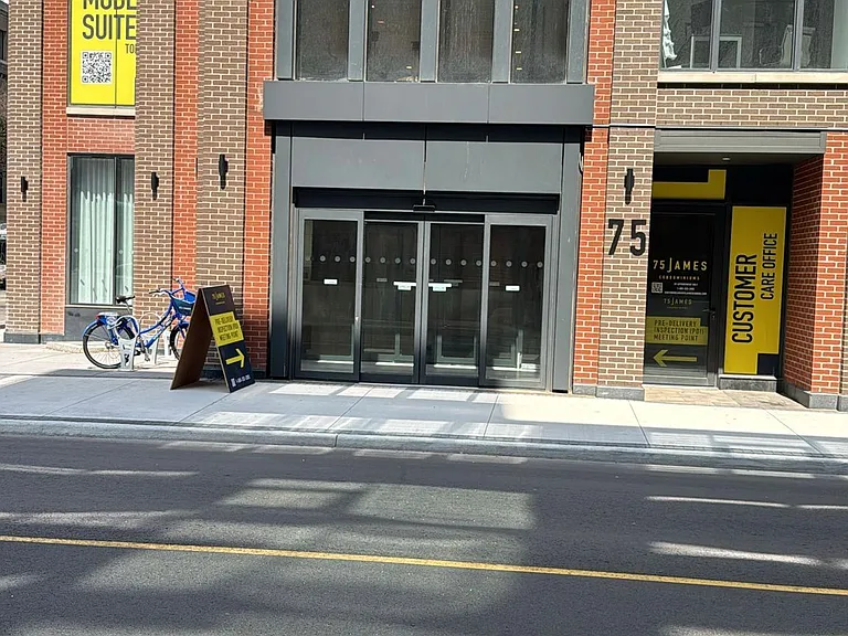 75 James St S #527 — Photo 2