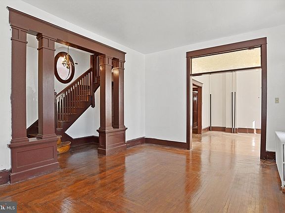 5th image of 1738 Market St