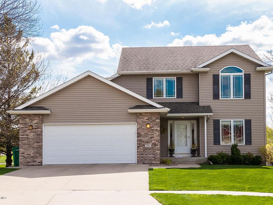 1st image of 104 Lackmann Ct NE