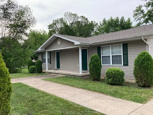 2 bed, 750 sqft, $550 — Photo 1