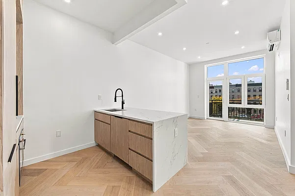 Living room, photo 1