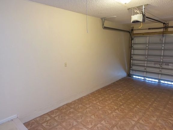 5th image of 7432 SW 14th Pl