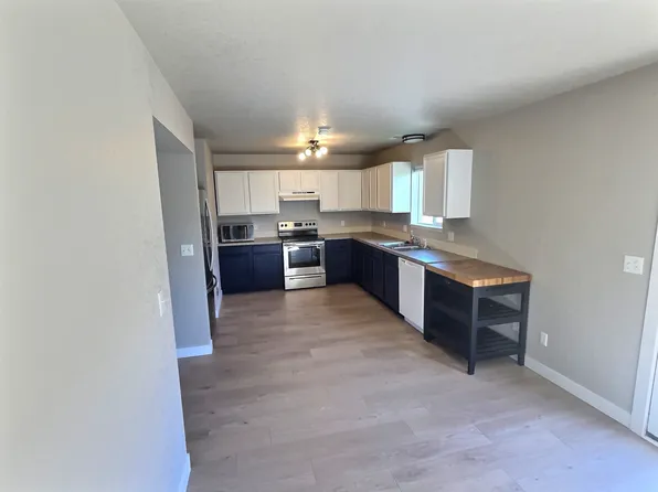 1515 Boswell Ct, Laramie, WY 82070