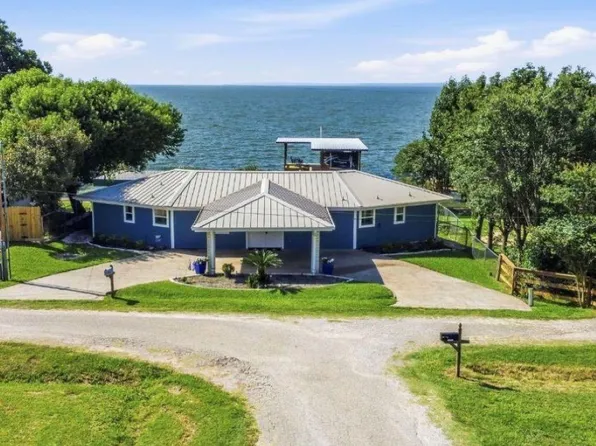 151 W Lakeview Dr, Pointblank, TX 77364