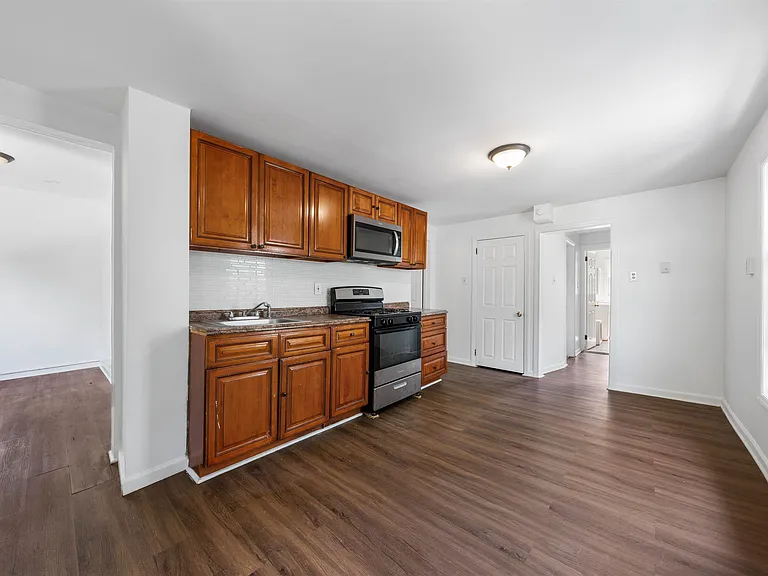 485 Cary St #2 — Photo 5