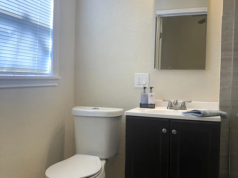 603 Devine St #1 — Photo 14