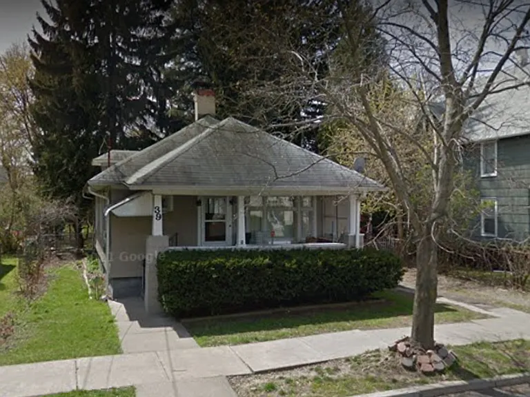 39 Haendel St — Photo 2