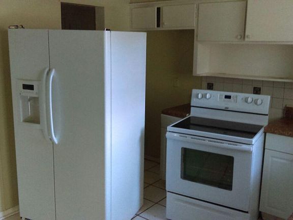 3rd image of 5720 Cedar Park Ln