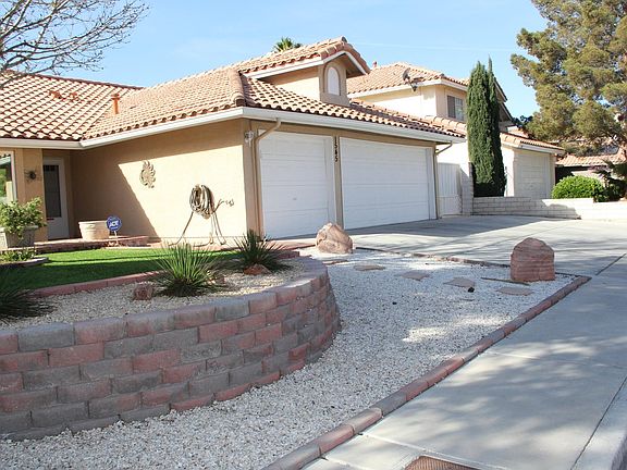 3rd image of 1545 Heather Oaks Way