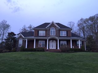 1089 Hall Cemetery Rd, Burns, TN 37029