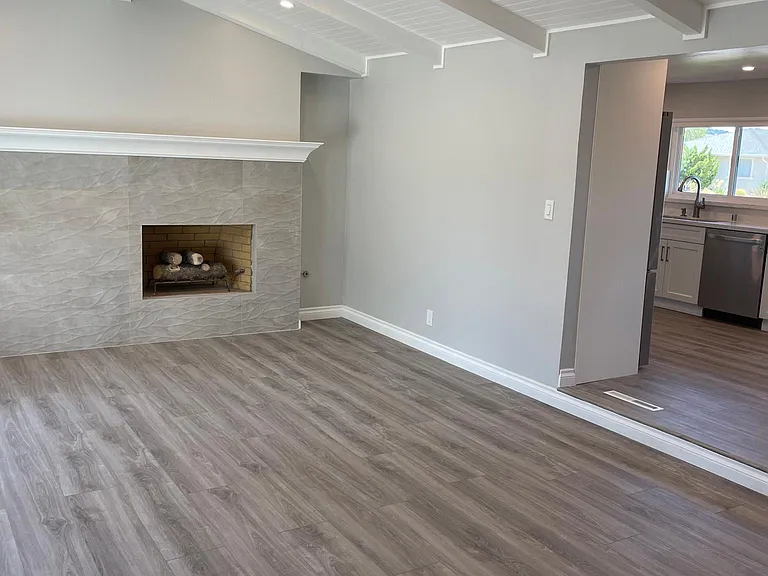 6572 Crown Blvd — Photo 15