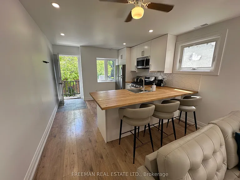 3449 Yonge St #2 — Photo 5