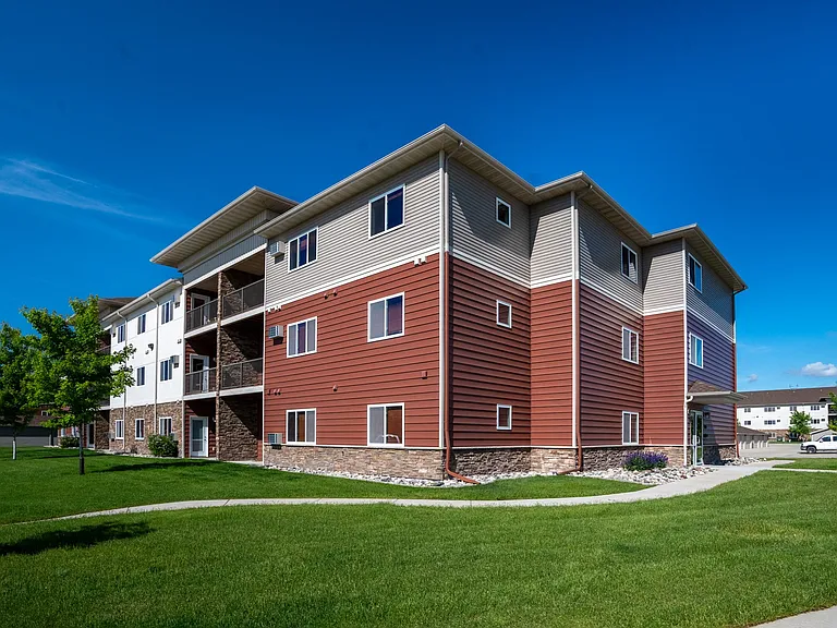 Fargo, ND Urban Plains Apartments | Exterior