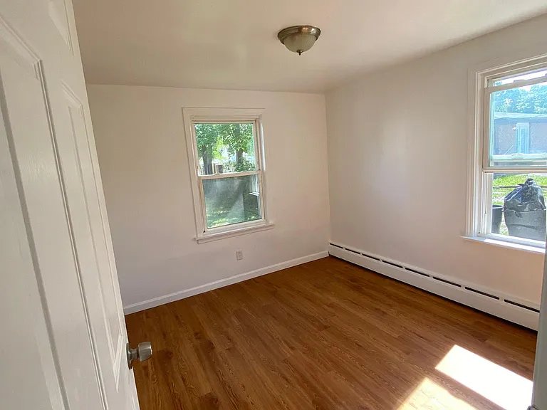 8221 Chalmers Ave — Photo 2