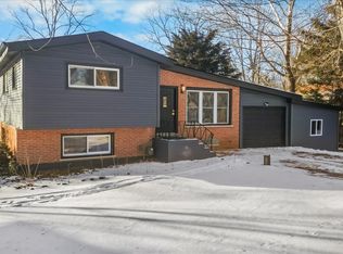 1004 S Grove Ave, Barrington, IL 60010