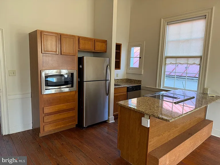 804 Princess Anne St — Photo 3
