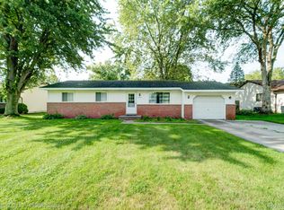 3307 Krafft Rd, Fort Gratiot, MI 48059