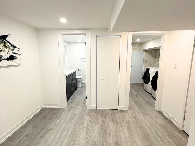 1190 Dovercourt Rd #BSMNT — Photo 8