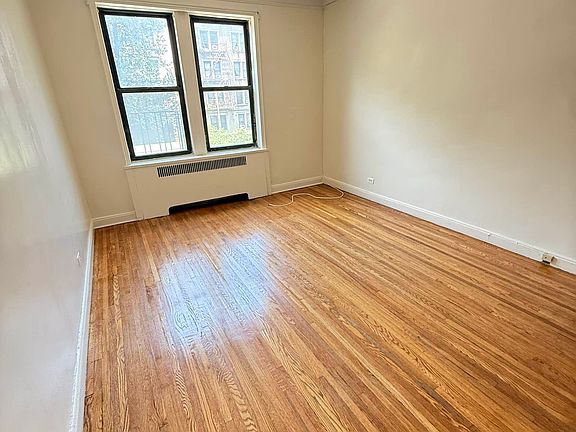 4th image of 1354 E 40th St #2D