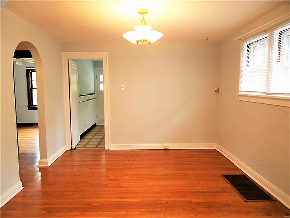 5th image of 9303 Niles Pl