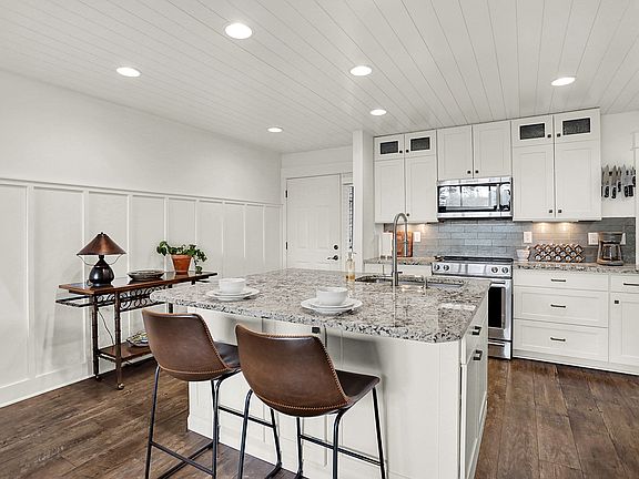 4th image of 11449 Leander Ln