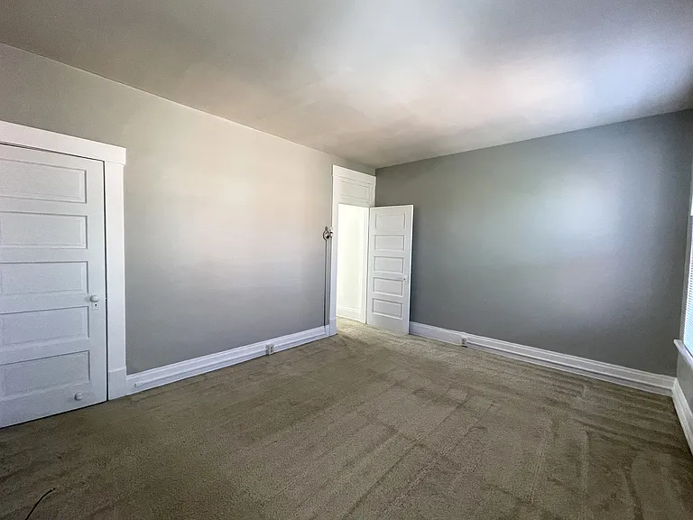 610 S Lazelle St — Photo 7